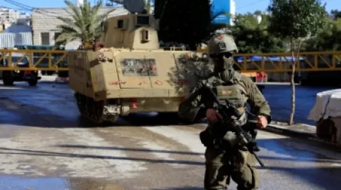 الجيش الإسرائيلي يواصل عمليته العسكرية في الخليل لليوم الثالث