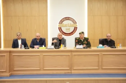 (صناعة عمان) تبحث تعزيز تواجد المنتجات الوطنية في أسواق (الاستهلاكية العسكرية)