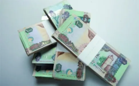 الإمارات.. إلزام شركة بدفع 427.3 ألف درهم مكافأة نهاية خدمة لموظف