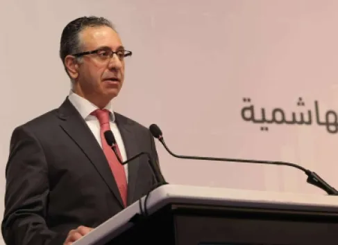 وزير الصناعة يفتتح مكتب شركة دخان .. والحكومة تمنع إعلاناتها خشية على صحة الأردنيين ! - صورة 