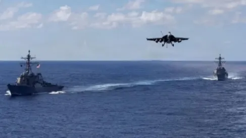 أميركا تنفّذ أول ضربة على قارب مخدرات بعد القبض على مادورو