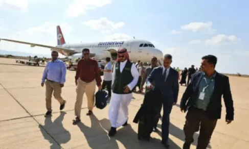 وصول أولى كميات منحة المشتقات النفطية السعودية إلى سقطرى