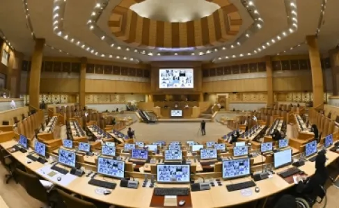 الإمارات.. 15 توصية برلمانية لزيادة معدلات الإنجاب