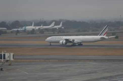 شركتا طيران أوروبيتان تعلقان رحلات إلى الشرق الأوسط