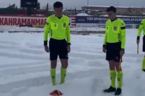 شاهد.. حكم تركي يطبق أغرب التزام حرفي بالقانون