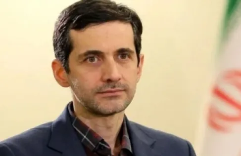 نجل الرئيس الإيراني يدعو لإعادة الإنترنت