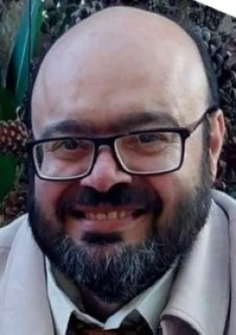 الأردن.. مهندس مصاب بالشلل الرعاش يعرض خدماته (عن بعد)