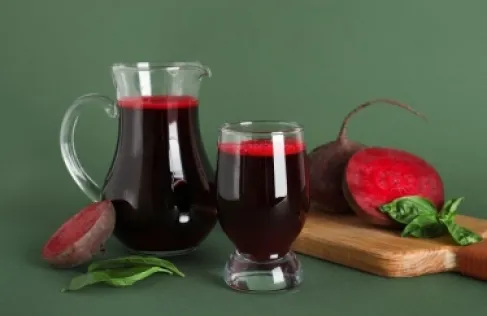 مسحوق الشمندر أم عصيره.. أيهما الأفضل لصحتك؟