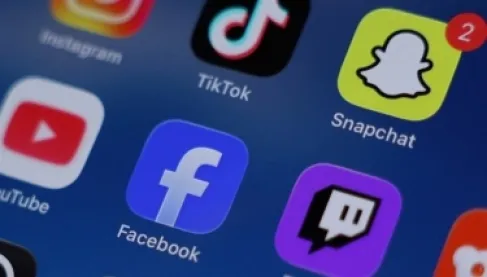 الاتحاد الأوروبي في مواجهة (غروك) بعد صور فاضحة بالذكاء الاصطناعي