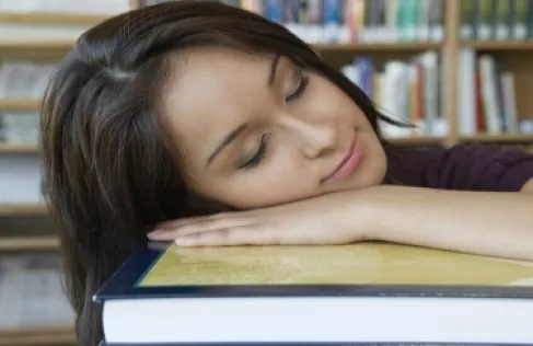 فوائد قيلولة النهار على صحة الدماغ