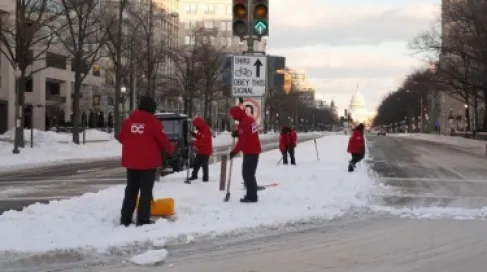 عشرات الضحايا واضطرابات واسعة في أمريكا جرّاء العاصفة الثلجية فيرن