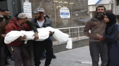 4 شهداء بقصف للاحتلال في غزة غداة استعادة جثة المحتجز الإسرائيلي الأخير