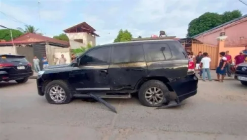 فيديو.. قذيفة صاروخية تستهدف موكب مسؤول فلبيني رفيع