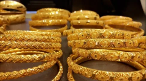 الذهب يقفز حاجز 107 دنانير في الأردن