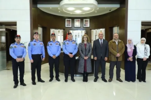 (الشرق الأوسط) تستقبل آمر أكاديمية الشرطة الملكية لبحث توظيف تطبيقات الذكاء الاصطناعي في التدريب والعمل الأمني