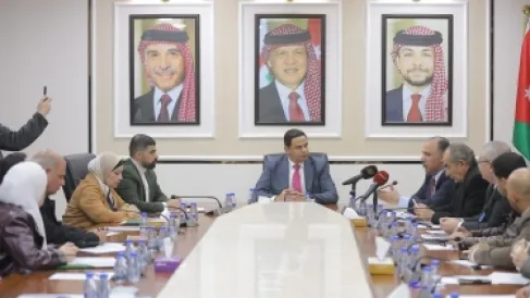 الطاقة النيابية تناقش آليات تصفير عدادات الأنظمة الشمسية