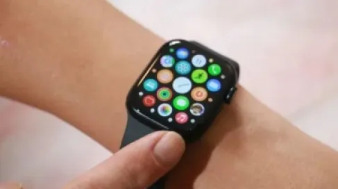 ساعة أبل تتفوق على الطواقم الطبية بكشف انتكاسات القلب