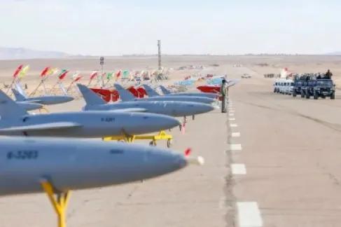 الجيش الإيراني يعزز قواته بألف مسيرة جديدة.. ويستنفر