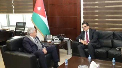 الحكومة الاردنية تبحث مع السفير الهندي تعزيز التعاون في قطاع النقل