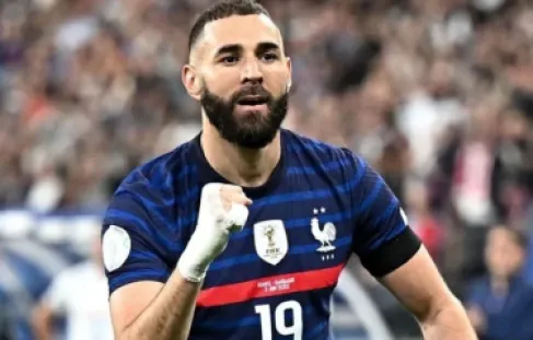 كأس العالم يعيد بنزيما إلى الدوري الفرنسي