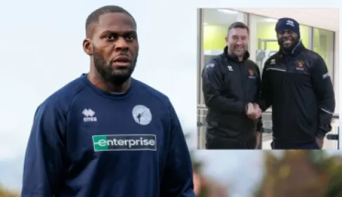 أغرب صفقات إنجلترا.. مدرب في نادٍ ولاعب مع آخر