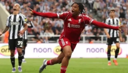 موعد مباراة ليفربول ونيوكاسل في الدوري الإنجليزي 2026 والقنوات الناقلة