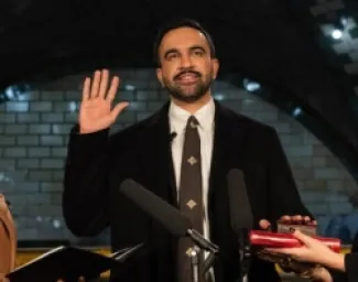 ممداني يؤدي اليمين الدستورية