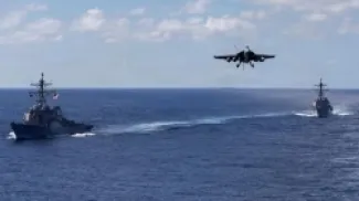 الولايات المتحدة تنفّذ أول ضربة معروفة ضد سفينة مخدّرات منذ القبض على مادورو