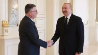 الهجوم جاء بعد يوم من استقبال رئيس أذربيجان إلهام علييف لوزير الخارجية الإسرائيلي جدعون ساعر في باكو