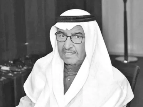 Death of the playwright Abdulaziz Al-Sari after days of revoking his Kuwaiti citizenship