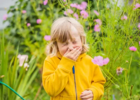 هل النظافة الفائقة مضرة للأطفال؟