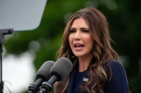 وزيرة اميركية تعلن إلزامية كاميرات الجسم لكل ضباط الأمن الداخلي