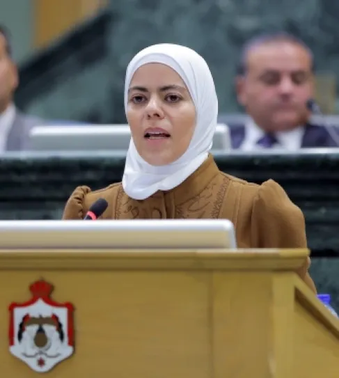 رشقة أسئلة من النائب نور أبو غوش مكونة من 111 بنداً لحكومة جعفر حسان