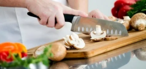 لا تتجاهل الطريقة.. عادات الطعام مهمة لاستفادة جسمك