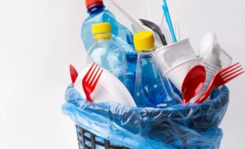 بعد قرار حظر الأكياس بالإمارات.. إليك البدائل المتاحة للمنتجات البلاستيكية