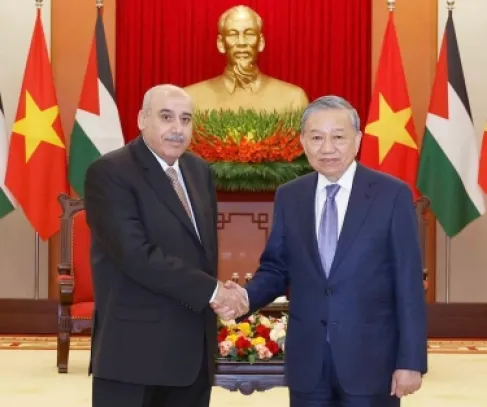 القاضي يشيد بتطور (الذكاء الاصطناعي) في فيتنام