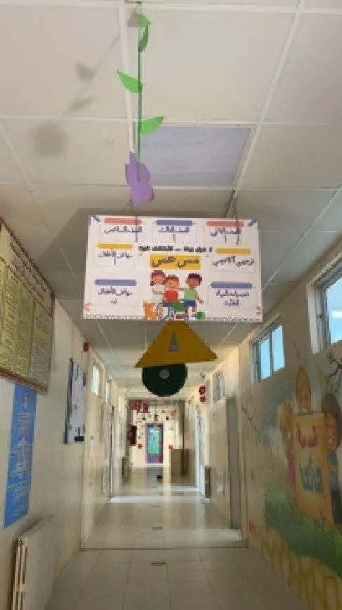 الأردن..مدرسة في القطرانة تجهز ممرا لطالب يستخدم مقعدا متحركا