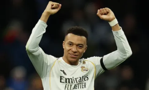 مبابي يكتسح فينيسيوس ويتربع على عرش الأفضل