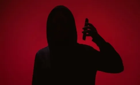 كيف خدع (أبو عمر) سياسيين في لبنان مدّعياً أنه أمير سعودي؟