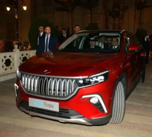 تتمتع بتقنية (المساعد الهولوغرافي).. تفاصيل سيارة تركية أهداها أردوغان للسيسي