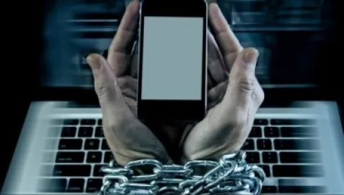 لأول مرة في مصر.. إطلاق عيادات لعلاج إدمان الإنترنت