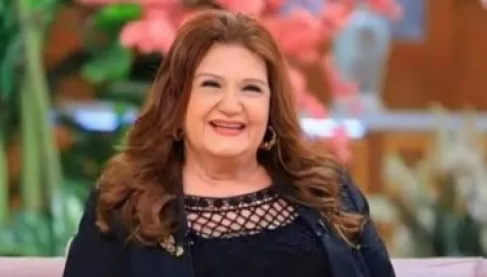 ميمي جمال غاضبة لتجاهلها في ملصق مسلسل «مناعة»