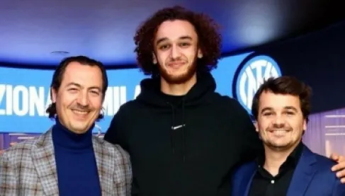 «يشبه هذين النجمين».. شهادة إيطالية تعدد مواهب يانيس ماسولين