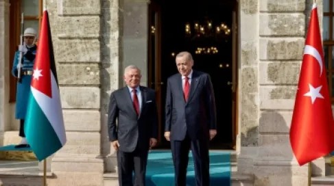 الملك وأردوغان يعقدان مباحثات بقصر دولمة بهجة في اسطنبول