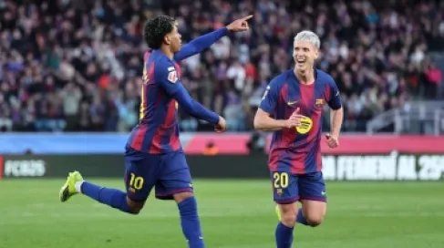 برشلونة يكتسح مايوركا وسط ويضمن المحافظة على الصدارة