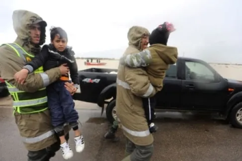 فيضانات المغرب.. إجلاءات لسكان 4 أقاليم ومروحيات توزع الغذاء