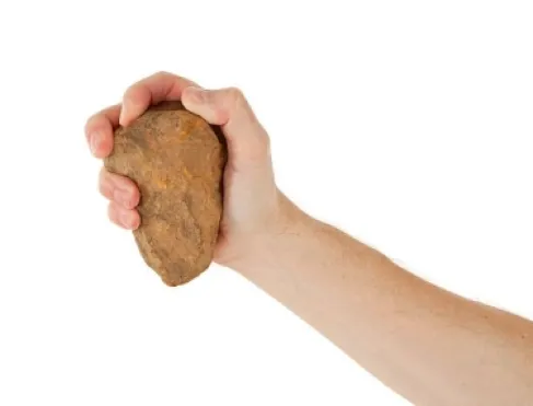 إصابة طالب بجروح خطيرة بمشاجرة في مدرسة بالمفرق