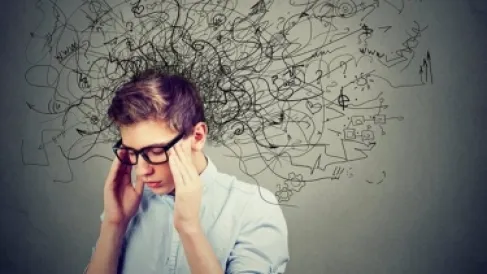 (التفكير الكارثي).. لماذا تتحول مخاوفك الصغيرة إلى قلق شديد؟