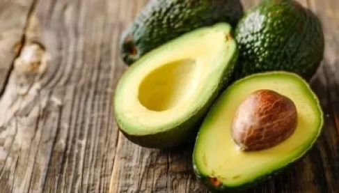 يدعم صحة الجلد والعينين.. خبراء يكشفون الفوائد الجديدة للأفوكادو