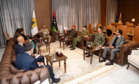 ليبيا.. حفتر ووفد أممي يبحثان خارطة طريق الانتخابات